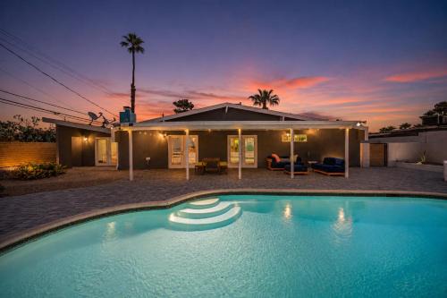 Paradise Palms - a Pool Oasis near STRIP