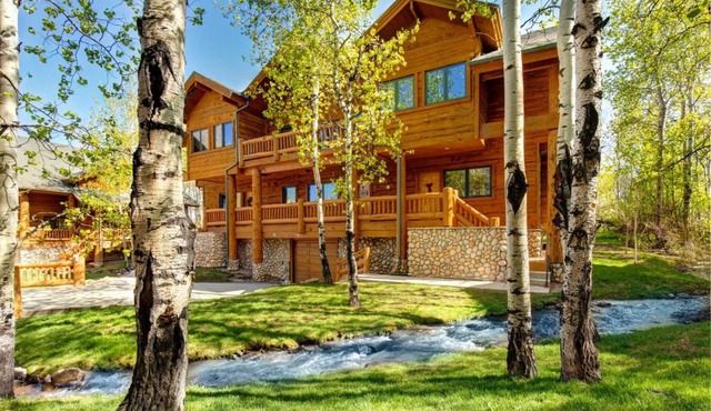 Park City TWL Hot Tub KBM ML-1343