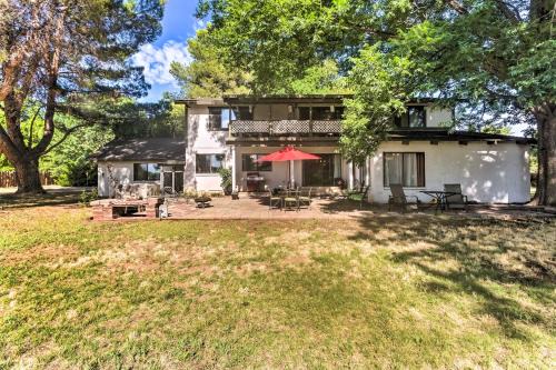 Patio & Yard: Dtwn Cottonwood Home!