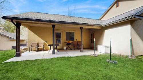 Payette Pines Hideaway