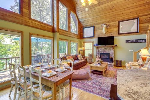 Peaceful Greers Ferry Cabin w/Deck & Lake View!