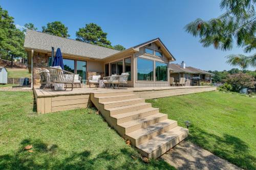 Peaceful Hot Springs Home: Deck w/Water Views!