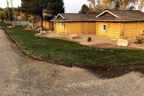Peaceful Log Cabin near Jackson Hole for an Amazing Outdoor Escape in Ashton, Idaho
