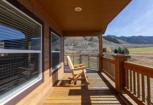 Peaks Paradise - Mtn Views - Hot tub - Game room