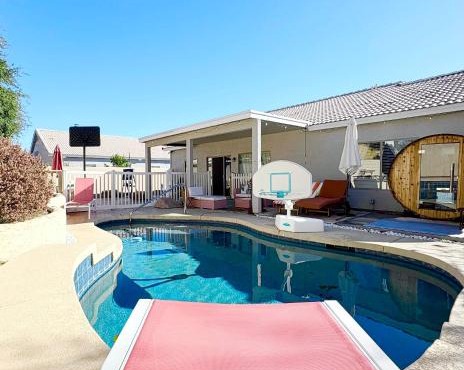 Peoria and Surprise Spring Training Getaway Heated and Private Sauna, Pool, Fitness gym equip, Kitchen Stacked to the Max