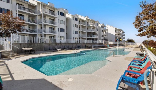 Pet-Friendly Condo at MM-19 w/Boat Slip & Lake Views