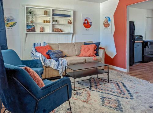 Pet-Friendly Downtown Kanab Basecamp | Hot Tub