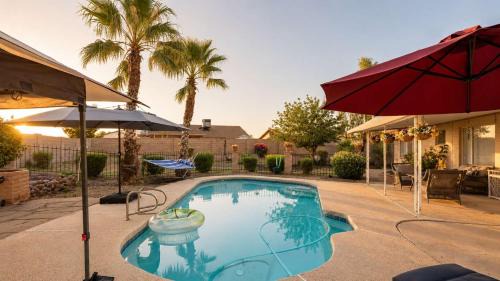 Phoenix 4BR - Private Pool & Hot Tub