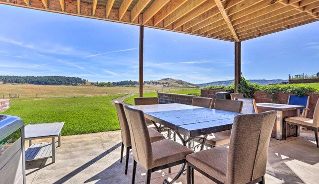 Piedmont Rally Stay: 10 Acres w/Hot Tub & Parking