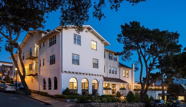 Pine Inn - Carmel