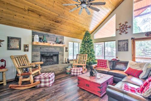 Pinetop Retreat w/Fire Pit & Game Room!
