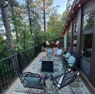 Pinewood Canyon Cabin!