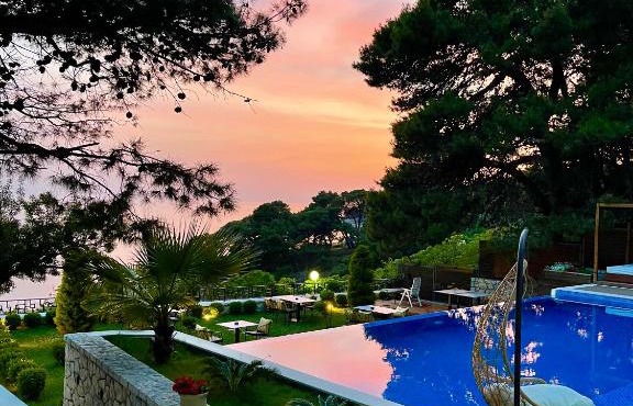 Pino Boutique Hotel