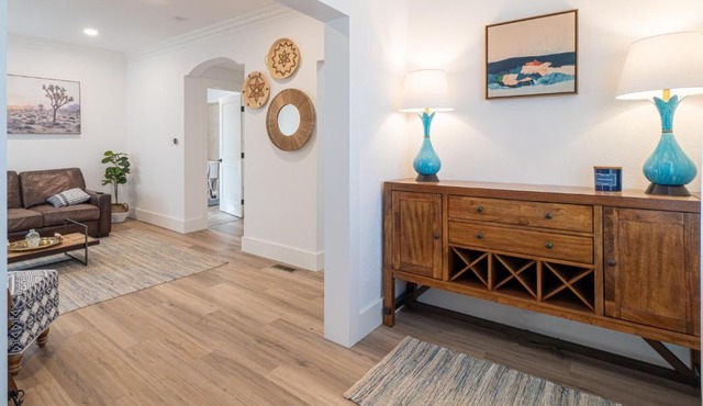 Plush 2-bed apt in Riverside Heights!