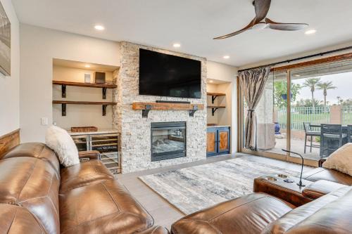 Pool Access + Golf Course View! Goodyear Retreat
