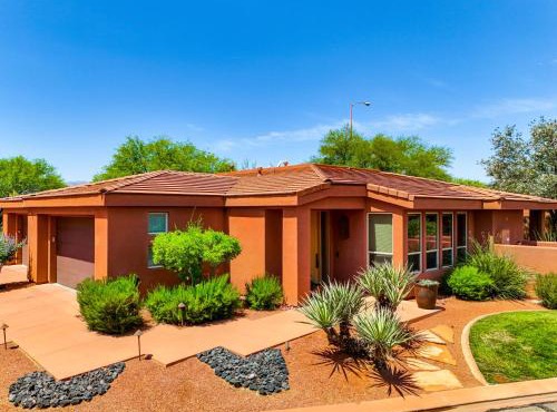 Pool & Hot Tub Access! Gated Santa Clara Getaway