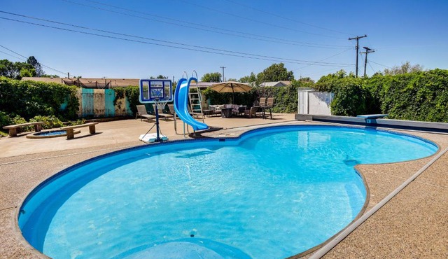 Pool & Hot Tub Access: Luxury Roy Oasis!