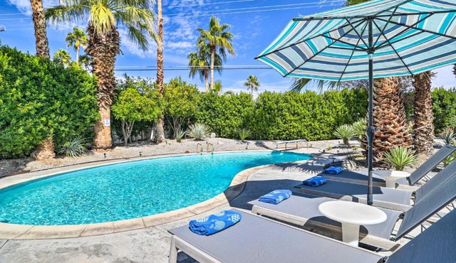 Pool & Mountain Views: Palm Springs Home!