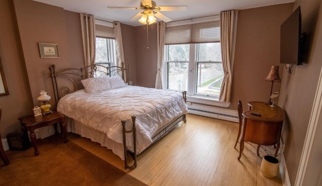 Pope House - Hist. Mansion - The Gold Rush Suite