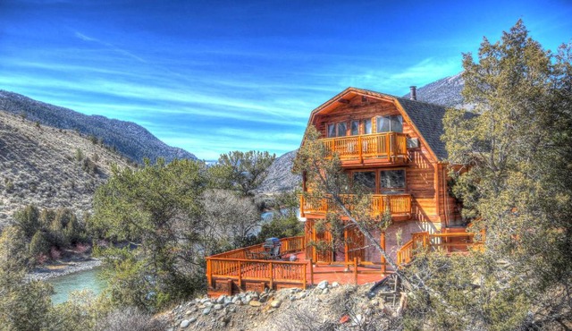 Premier Yellowstone River Home