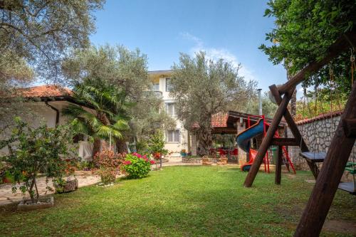 President Bungalows and Apartments
