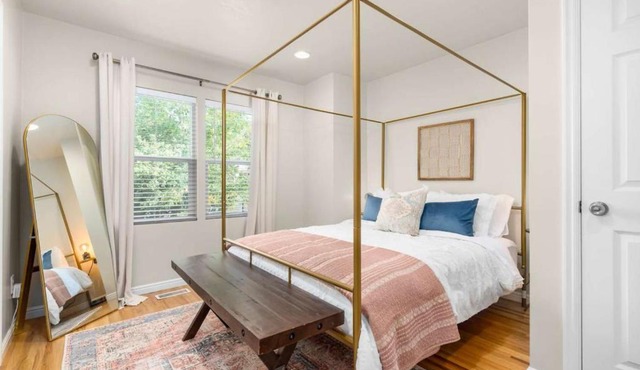 Prime Location Home with Hot Tub l Midtown