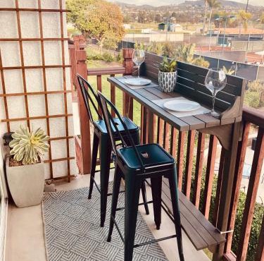 Private Balcony Overlooking Pool - Gated Parking