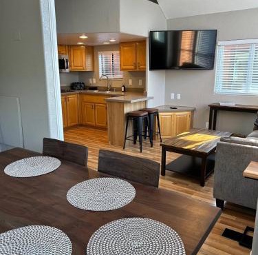 Private Cabin 21 with Jacuzzi and Spacious Deck