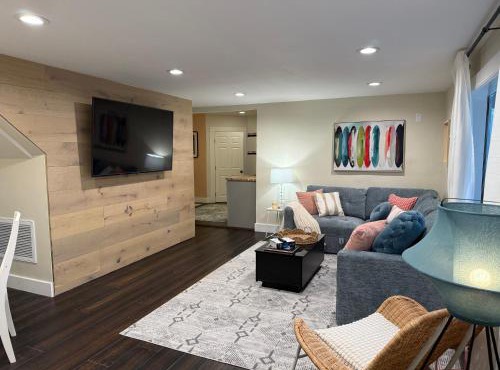 Private getaway in Studio City Hills universal