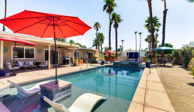 Private Pool & Putting Green: Palm Springs Home!