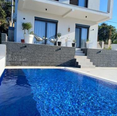 Private Villa with Pool - Utjeha Hills