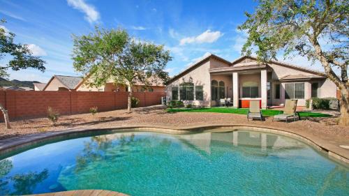 Private w 4 Kings or 7 total beds PoolHot Tub