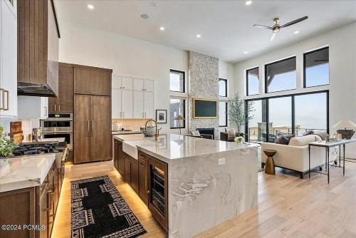 Proximity to Deer Valley East and Breathtaking Natural Beauty with Unparalleled Elegance