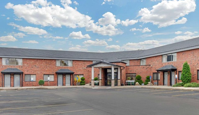 Quality Inn & Suites Mayo Clinic Area