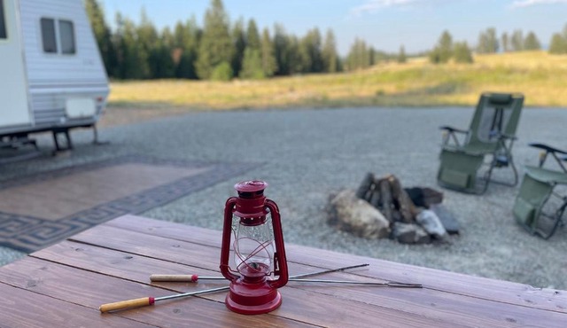 Quiet Country Rimrock Retreat