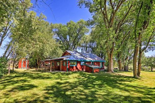 Quiet Durango Farmhouse w/Beautiful Yard & Gazebo