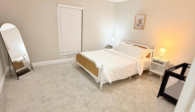 Quiet Quarter 1Br1Ba by Dallas north tollway and Med