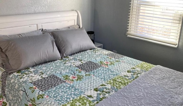 Quiet retreat, minutes from highway and downtown