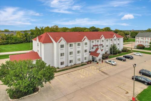 Ramada Limited Bloomington IL I-74/I-55