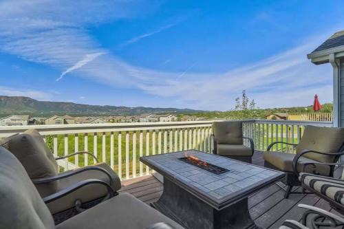 Rangeview Pass Pet Friendly with Epic Peak Views