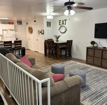 Red Hen Rental - 2 bed with 1 FULL bath 1 HALF bath FULL Kitchen