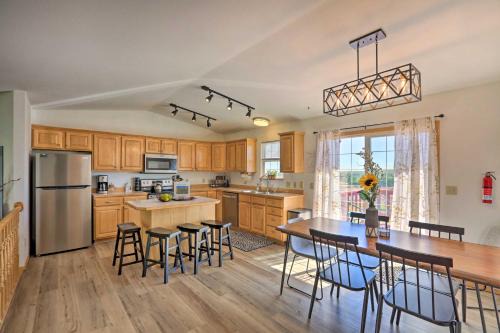 Red Lodge Townhome w/Hot Tub & Mountain Views!