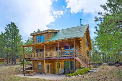 Refined Mountain-View Retreat in Florissant!