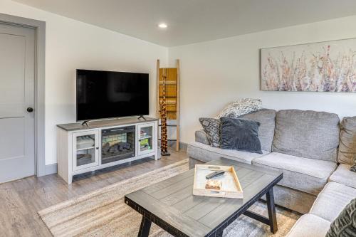 Relax Fireside: Prescott Retreat w/Hot Tub!