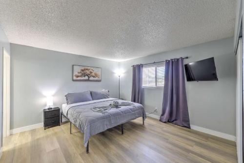 Relax in Comfort! Sleeps 6!