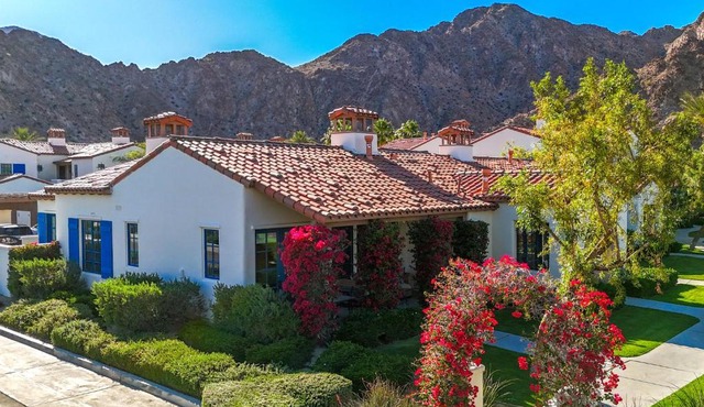 Remodeled 1BR Legacy Villa with Private Patio #A