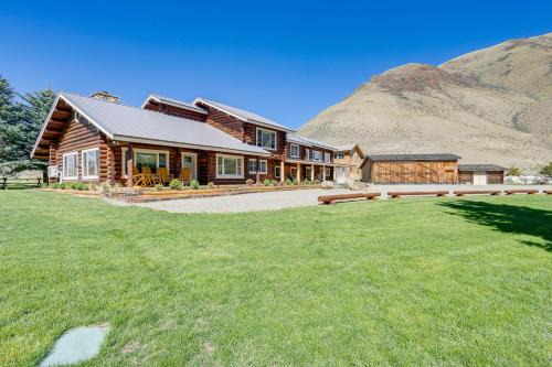 Remote Idaho Mountain Lodge w/River Access!