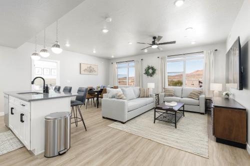 Resort Condo with Lazy River, Zion & Sand Hollow