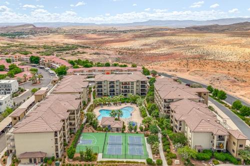 Resort Pool & Hot Tub: Modern Condo in St George!