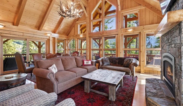 Rested Ridge Ski Haus